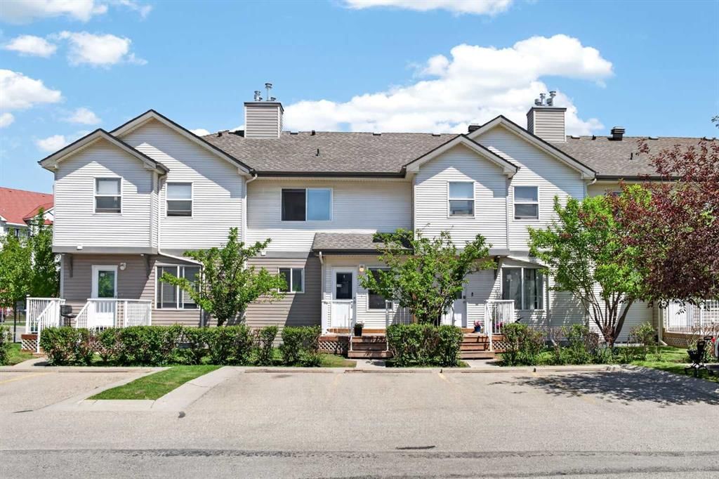 118 Royal Birch Villas NW, Calgary — main listing photo