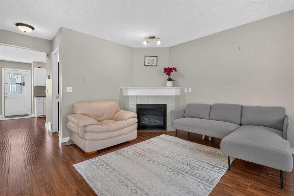 118 Royal Birch Villas NW, Calgary — photo 4 of 35