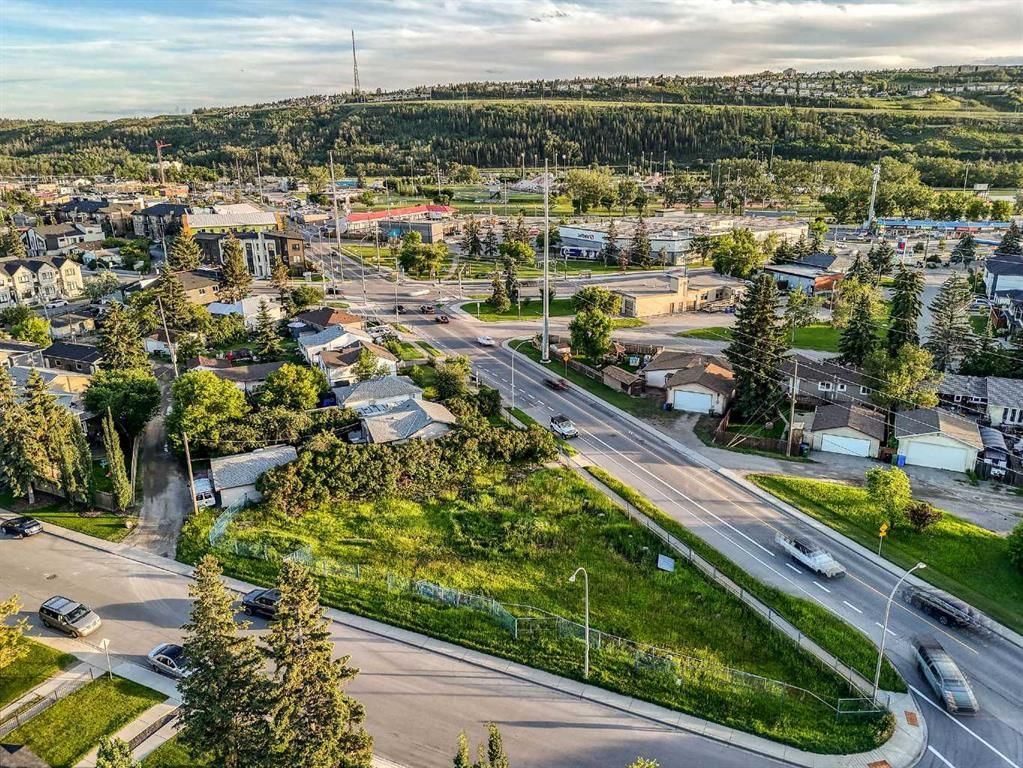 1916 & 1928 Home Road, Calgary — photo 4 of 15