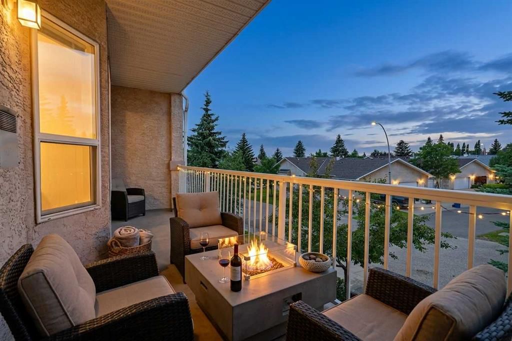 72 Sierra Morena Green SW, Calgary — photo 3 of 41