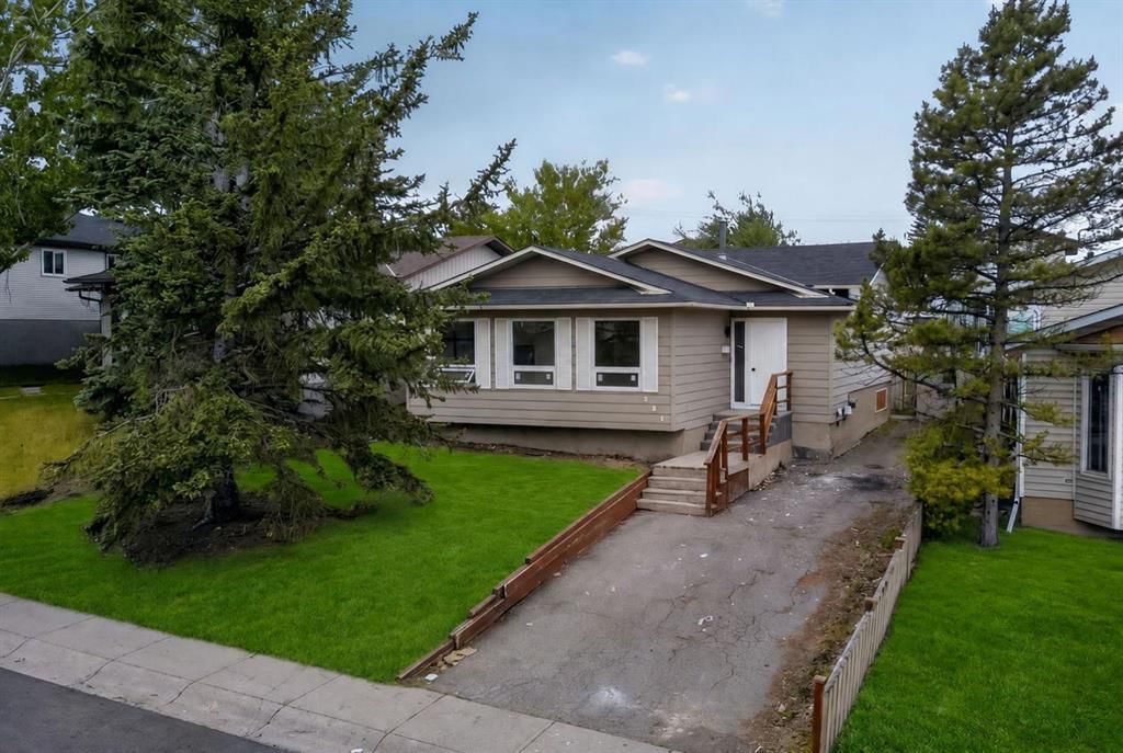 304 Beddington Circle NE, Calgary — photo 4 of 50