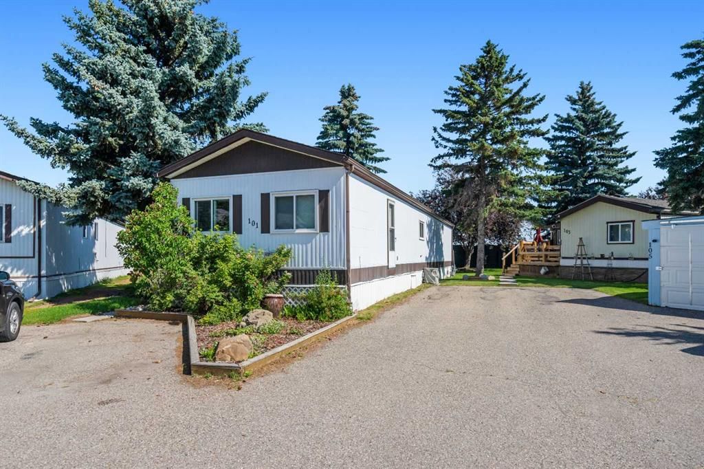 101 Burroughs Place NE, Calgary — photo 2 of 25