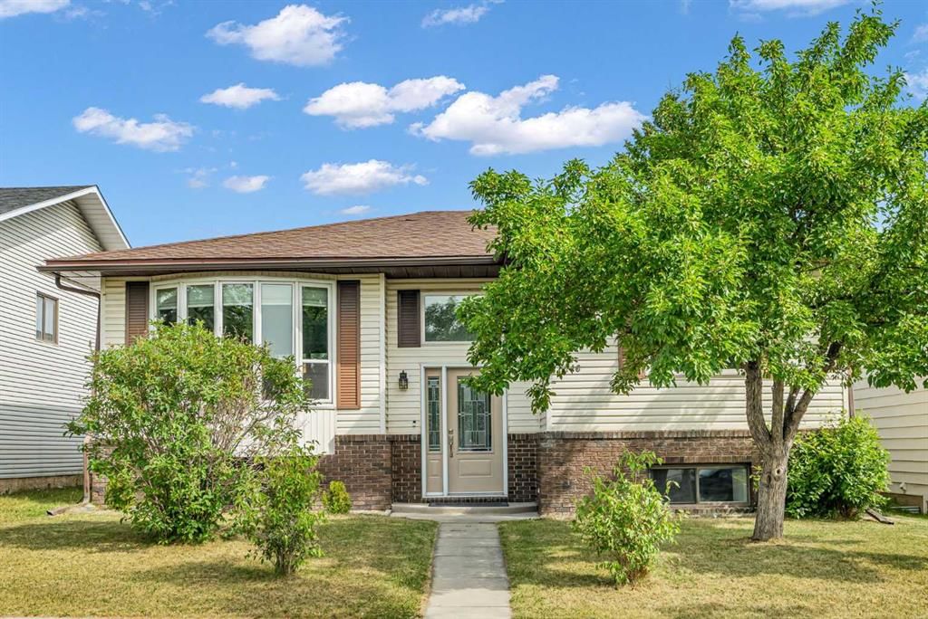 6716 37 Avenue NE, Calgary — main listing photo