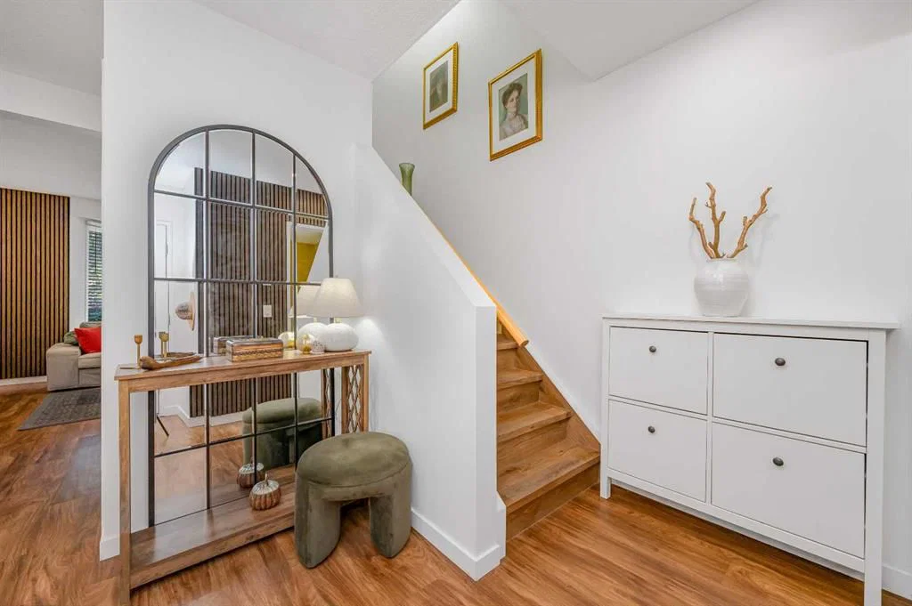 503 Signal Hill Green SW, Calgary — main listing photo