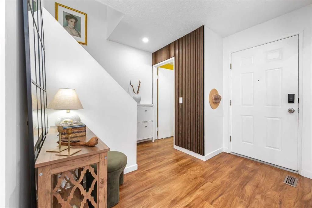503 Signal Hill Green SW, Calgary — photo 5 of 40