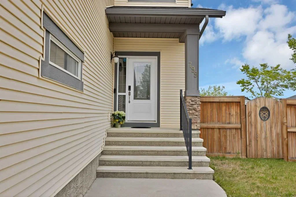 799 New Brighton Drive SE, Calgary — photo 4 of 47