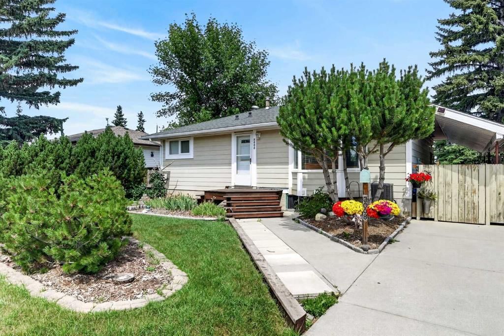 8008 36 Avenue NW, Calgary — photo 2 of 50