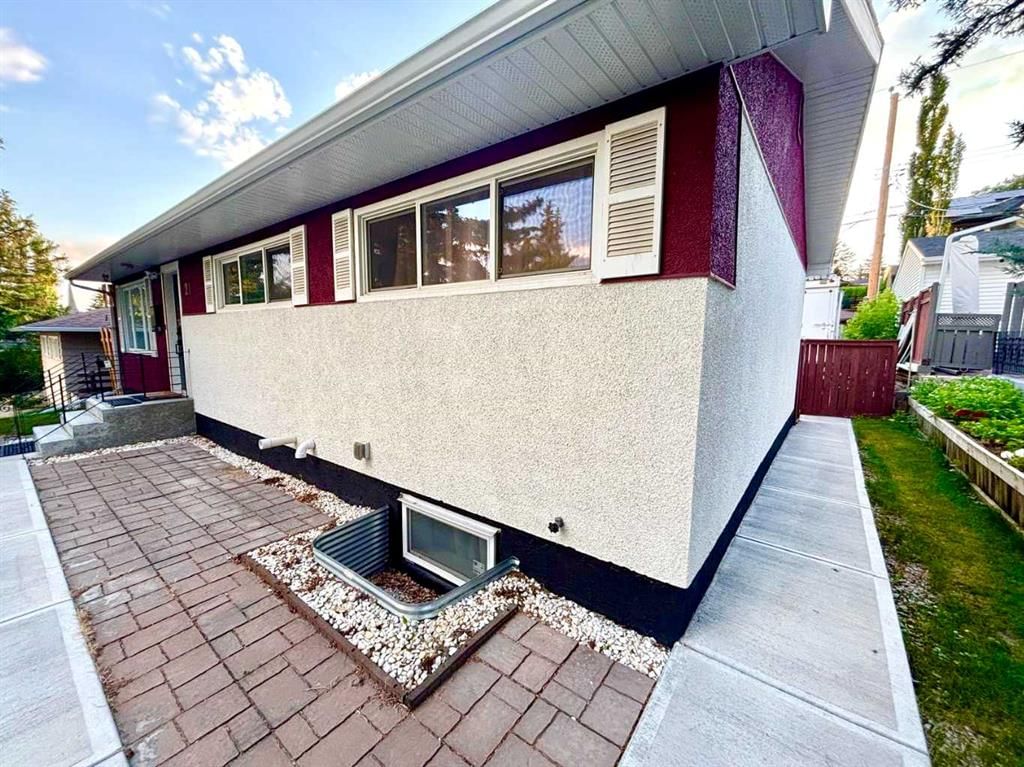 21 Cawder Drive NW, Calgary — photo 4 of 50