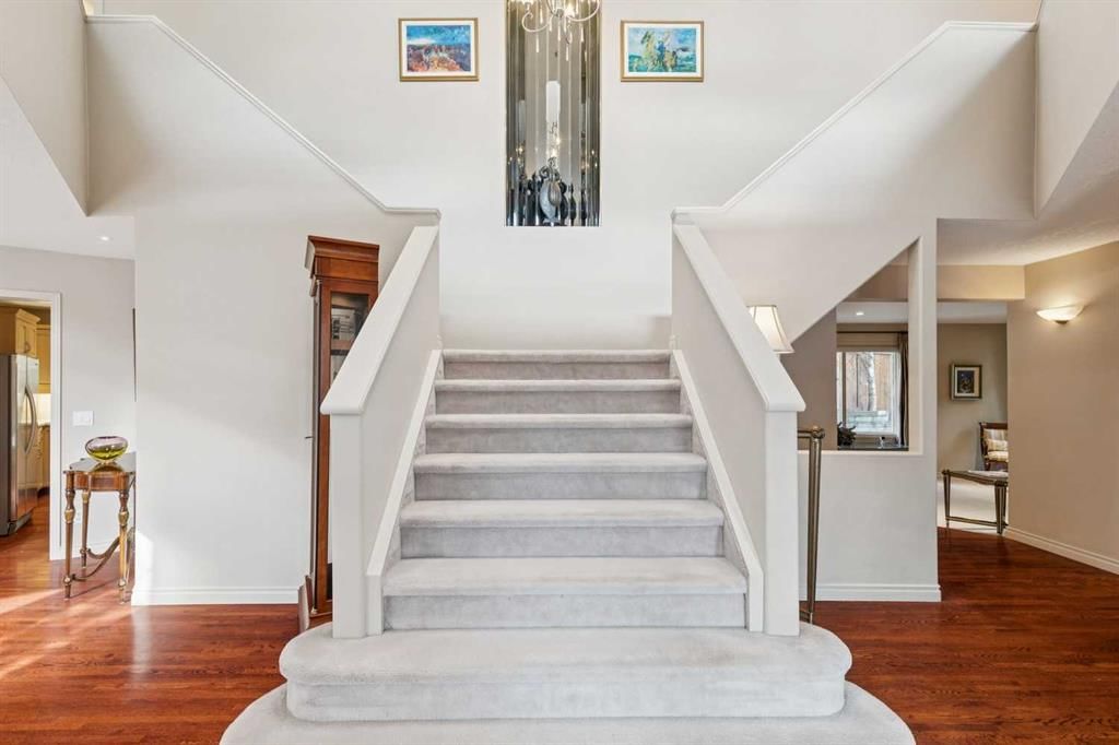 48 Patterson Mews SW, Calgary — photo 3 of 50