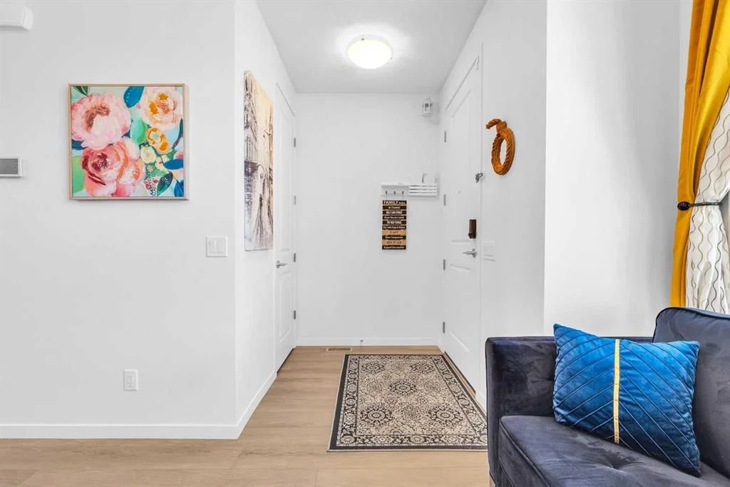 52 Edith Gate NW, Calgary — photo 4 of 50