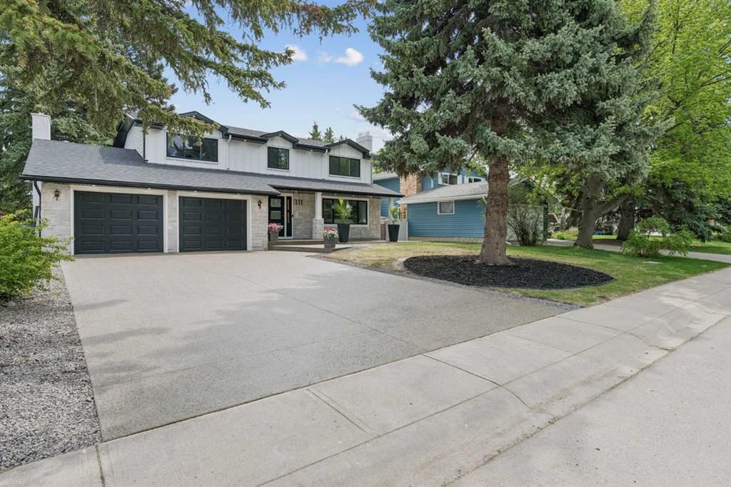 111 Canata Close SW, Calgary — photo 4 of 43