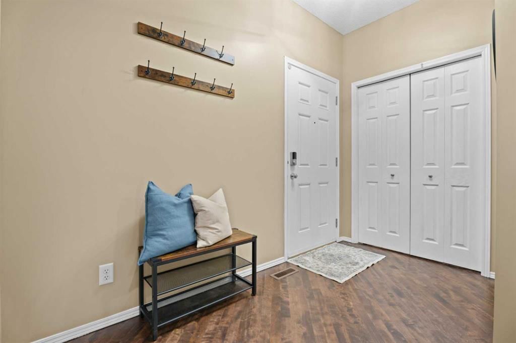 266 Cranwell Bay SE, Calgary — photo 3 of 46