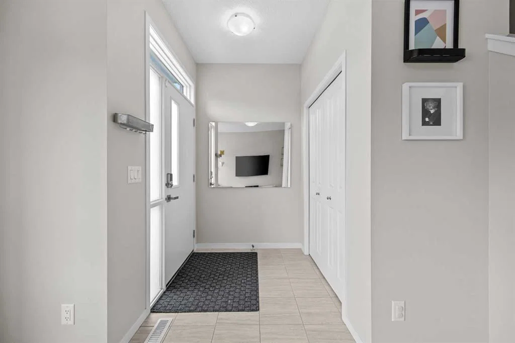 38 Howse Row N, Calgary — photo 3 of 50