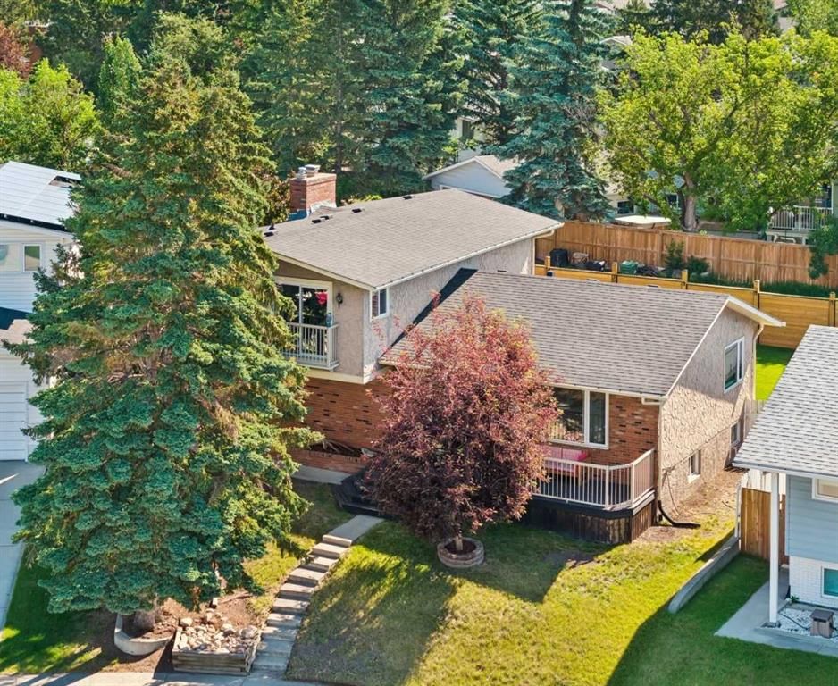 16 Brenner Place NW, Calgary — main listing photo