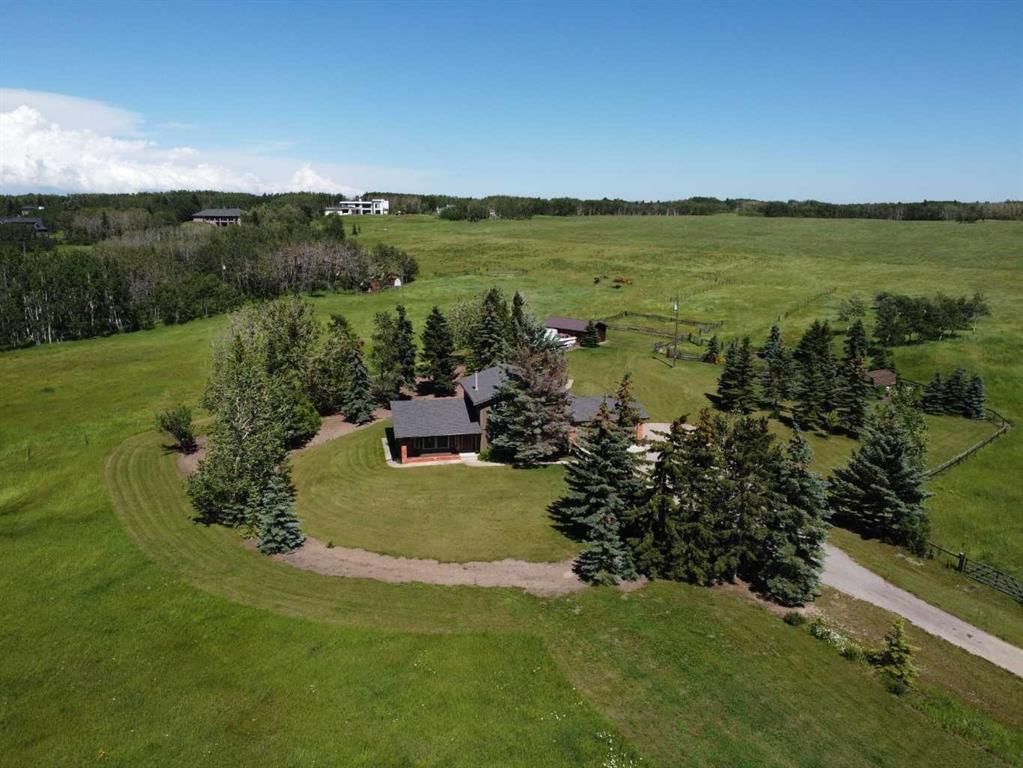 261136 Range Road 33, Rural Rocky View County — main listing photo