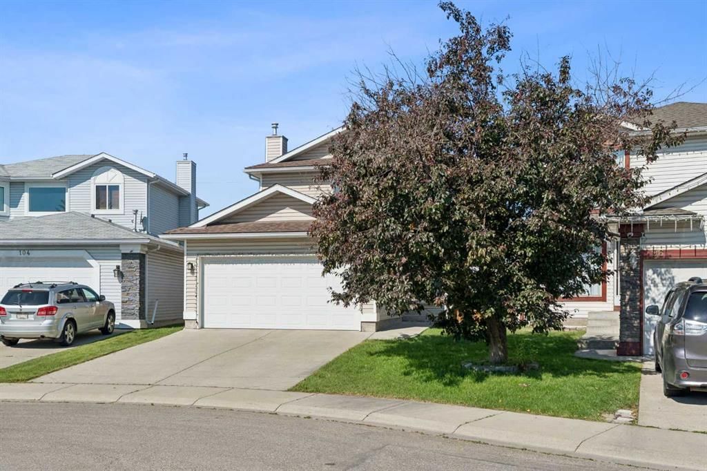 100 Applemont Close SE, Calgary — photo 3 of 40