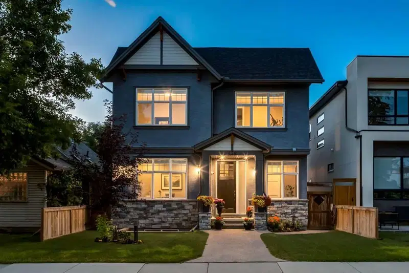 428 21 Avenue NE, Calgary — main listing photo