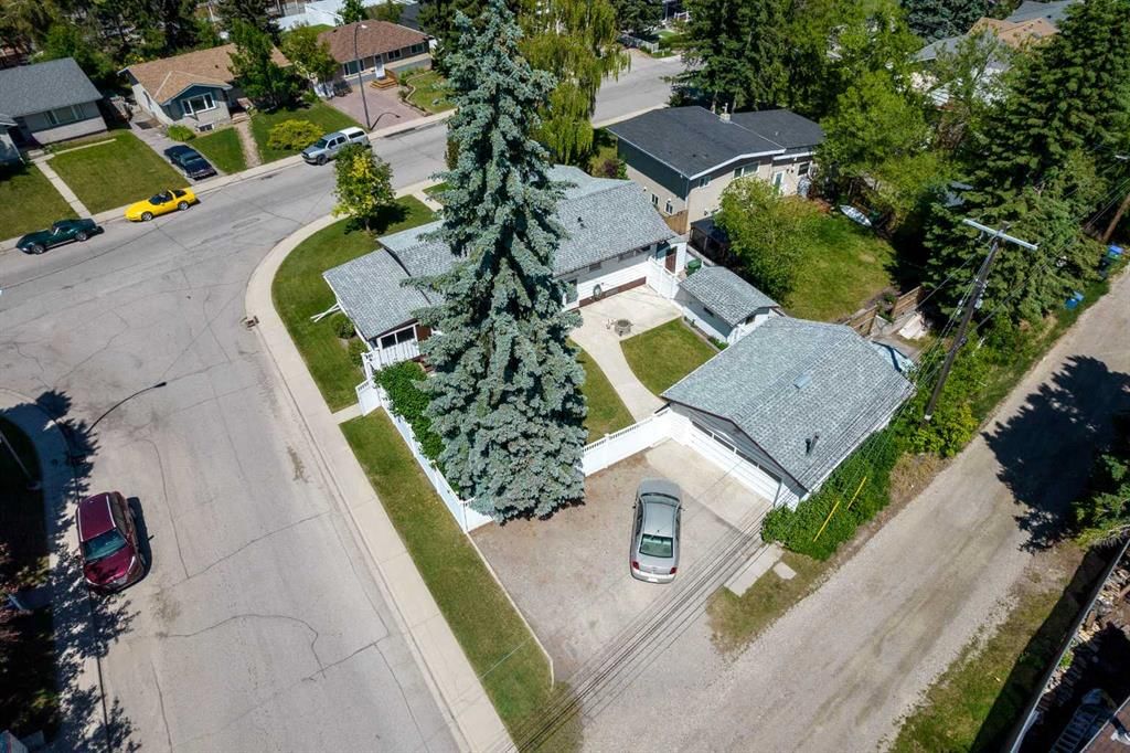 723 Seattle Drive SW, Calgary — photo 4 of 46
