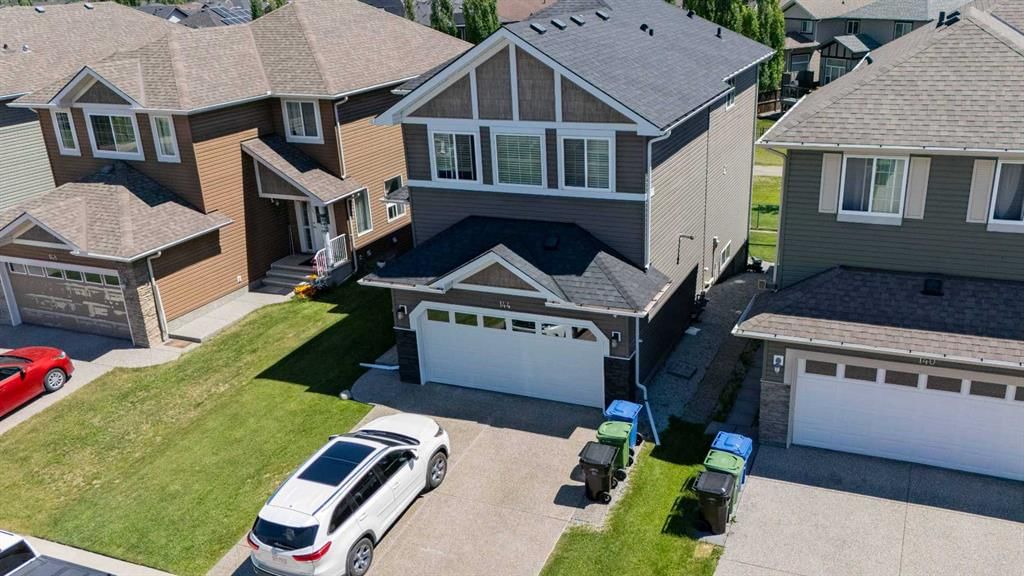 144 Everhollow Street SW, Calgary — main listing photo