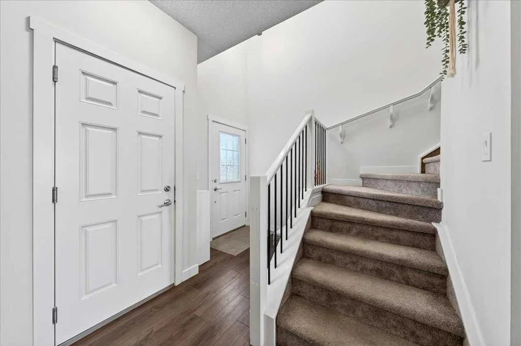 44 Saddlestone Way NE, Calgary — photo 5 of 42