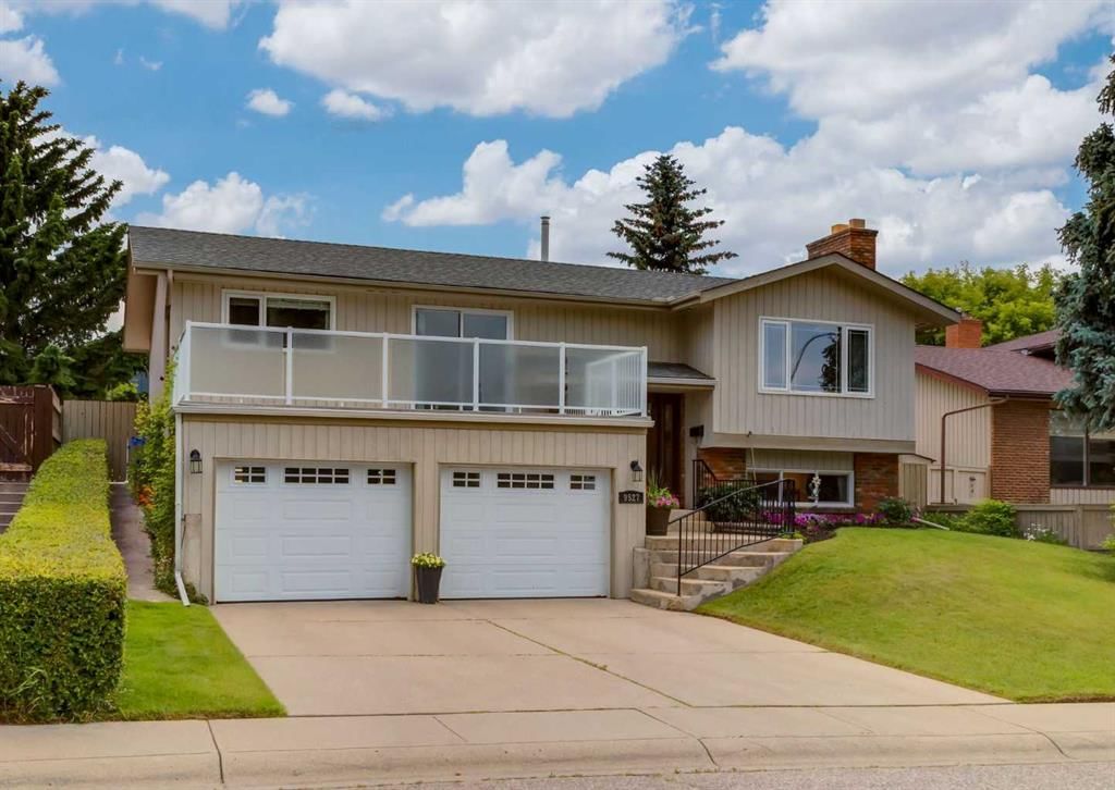 9527 Oakland Way SW, Calgary — main listing photo