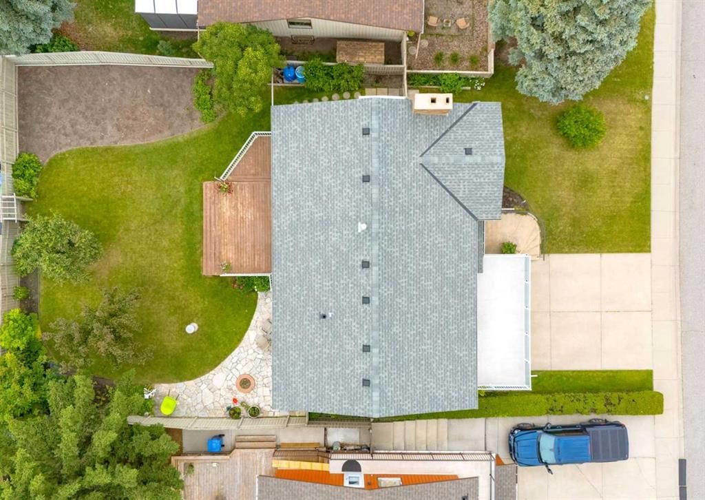 9527 Oakland Way SW, Calgary — photo 3 of 43