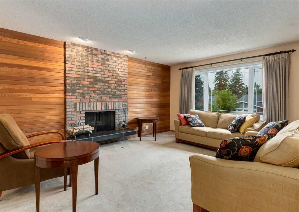 9527 Oakland Way SW, Calgary — photo 4 of 43