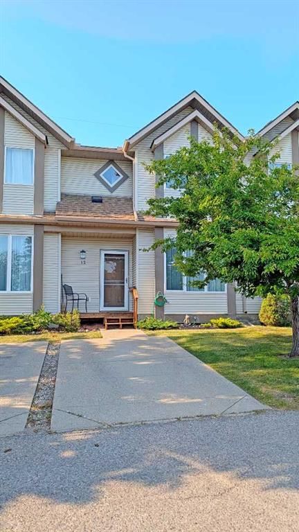 12 Shawbrooke Court SW, Calgary — main listing photo