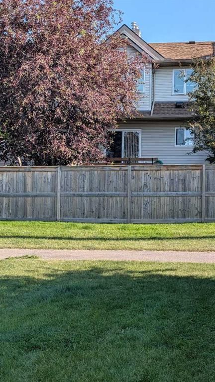 12 Shawbrooke Court SW, Calgary — photo 5 of 48