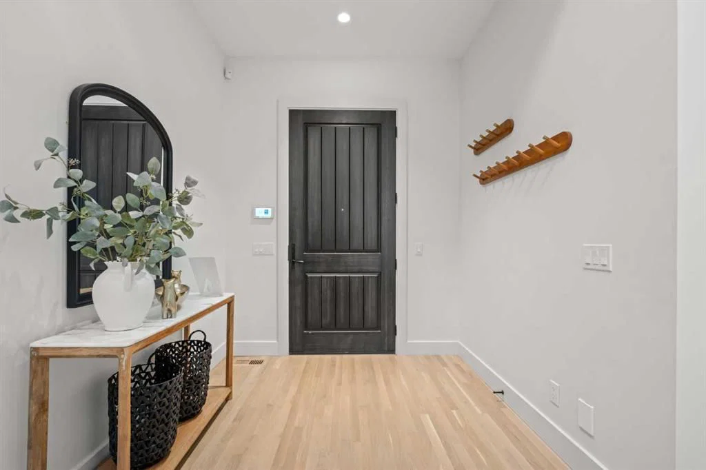 3041 1 Street SW, Calgary — photo 2 of 50