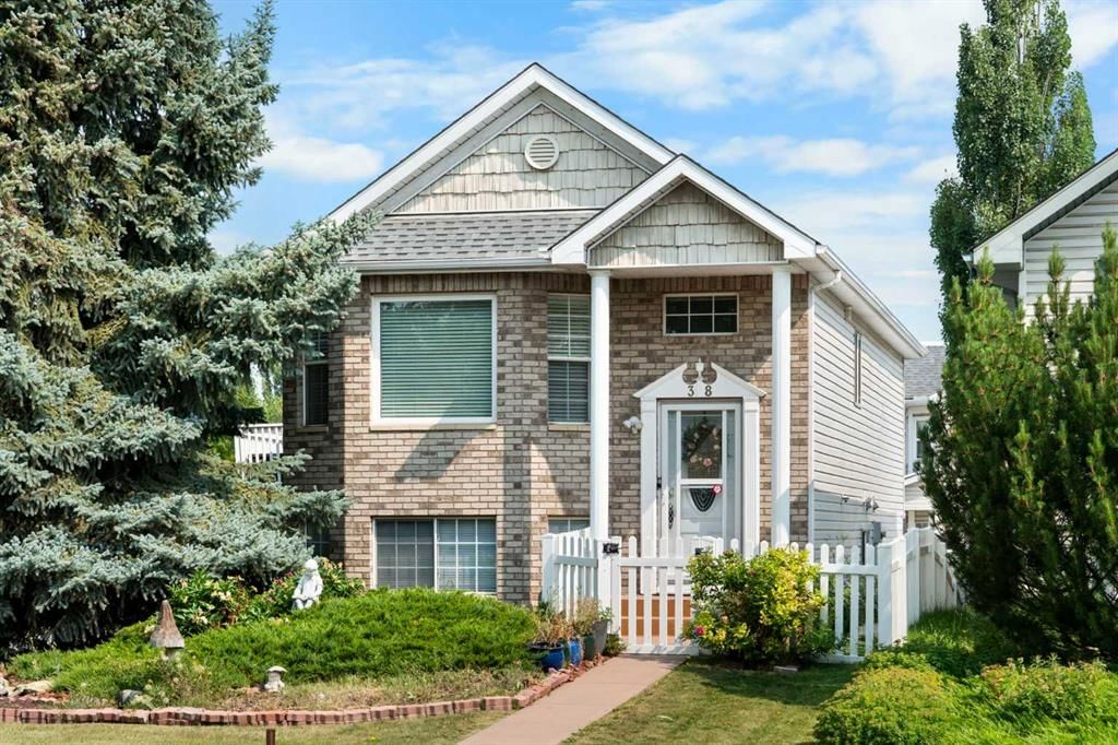 38 Hidden Spring Circle NW, Calgary — photo 2 of 50