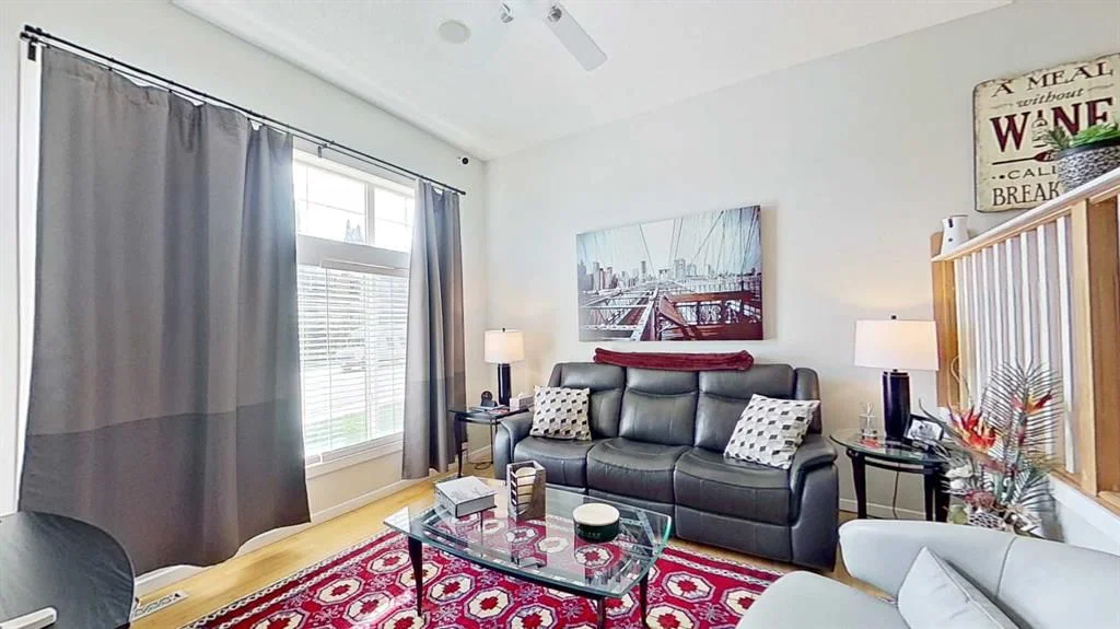 7 Bridlecrest Boulevard SW, Calgary — photo 4 of 33