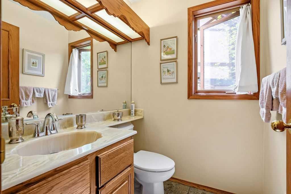 133 Signal Hill Circle SW, Calgary — photo 5 of 31