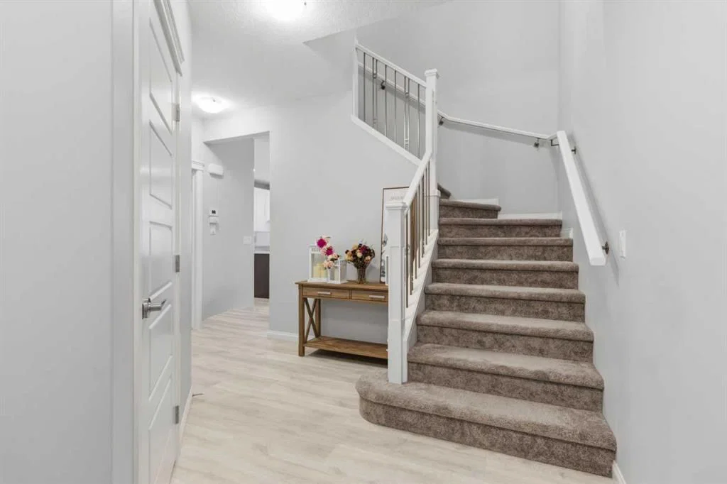 283 Nolanhurst Crescent NW, Calgary — photo 5 of 50
