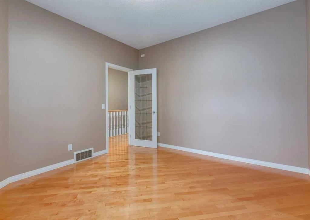 115 Scimitar Heath NW, Calgary — photo 4 of 50