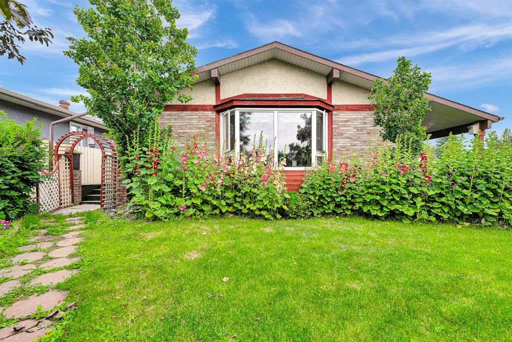 3722 Dover Ridge Drive SE, Calgary — main listing photo