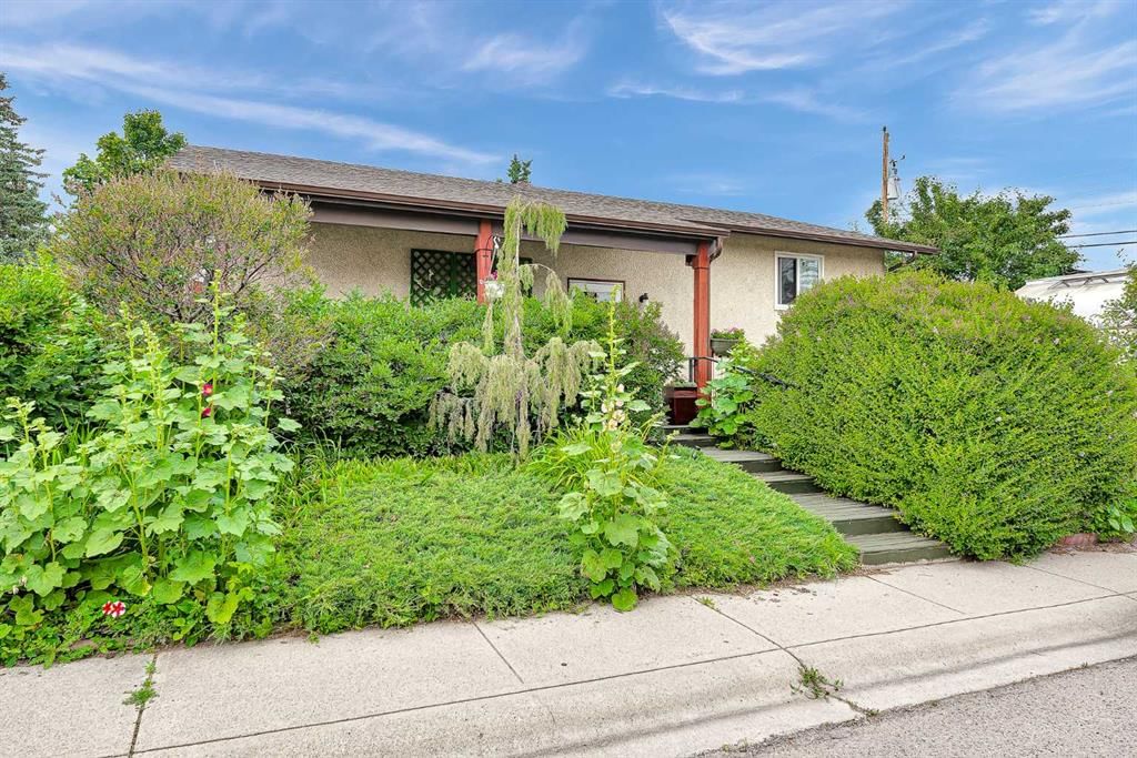 3722 Dover Ridge Drive SE, Calgary — photo 4 of 49