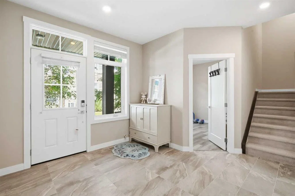 312 Wentworth Row SW, Calgary — photo 4 of 42
