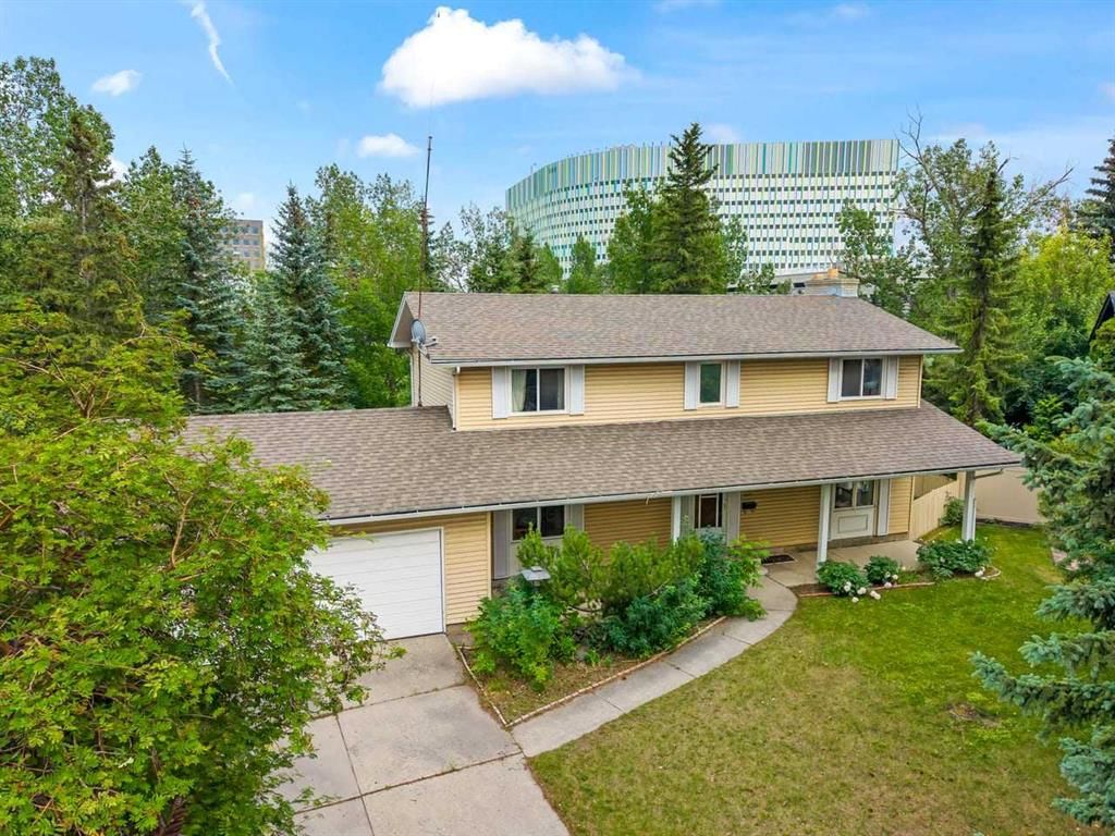 3207 Utah Place NW, Calgary — main listing photo