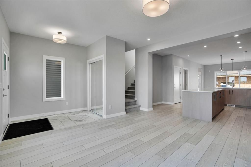284 Huxbury View NE, Calgary — photo 4 of 50
