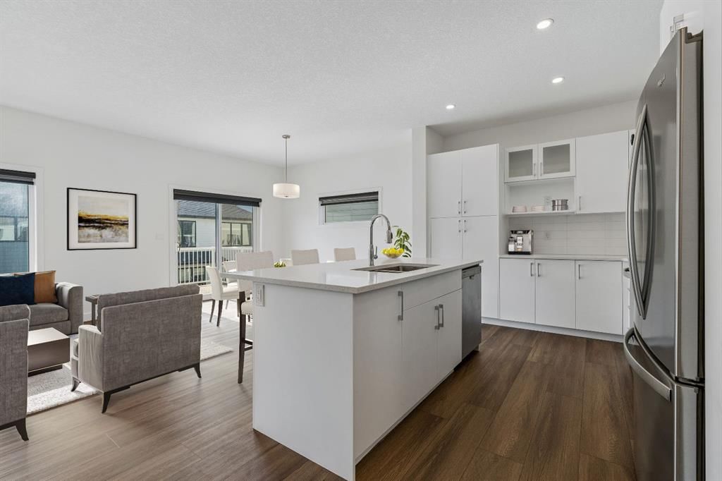 2046 Fowler Road SW, Airdrie — photo 5 of 38