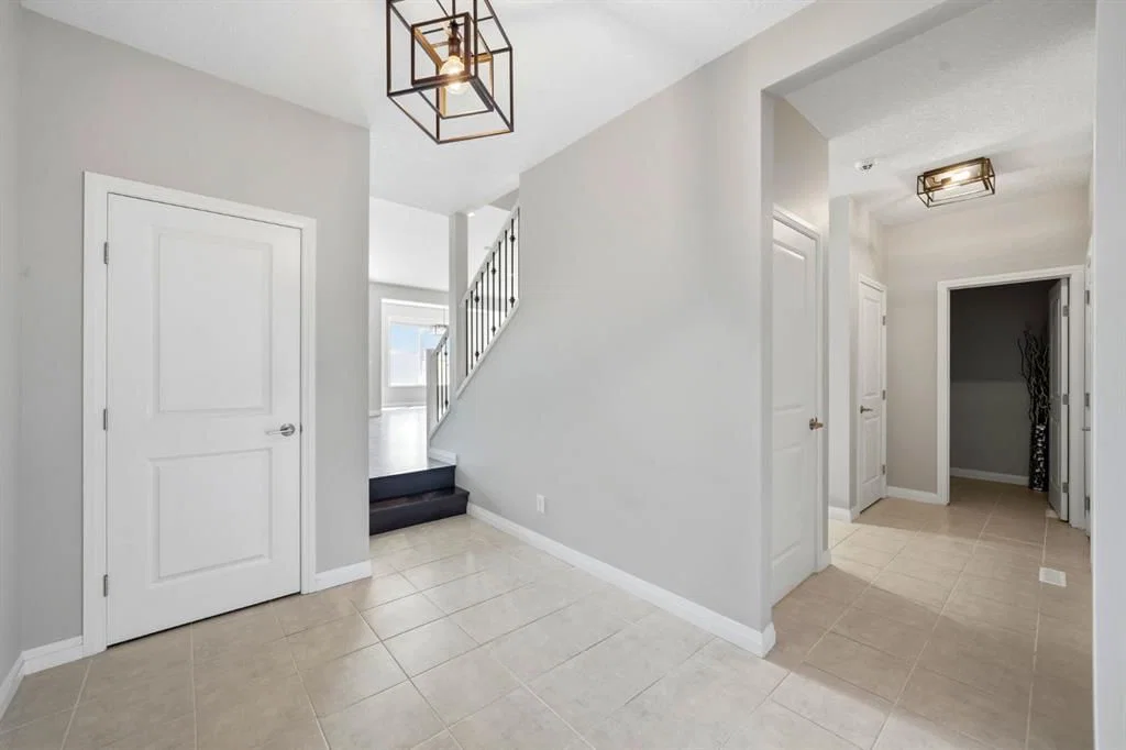 187 Evansfield Way NW, Calgary — photo 2 of 50
