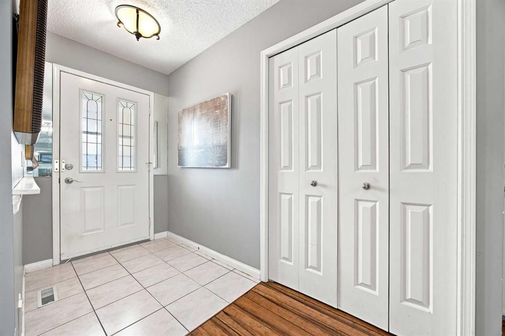 128 Sienna Park Green SW, Calgary — photo 3 of 49