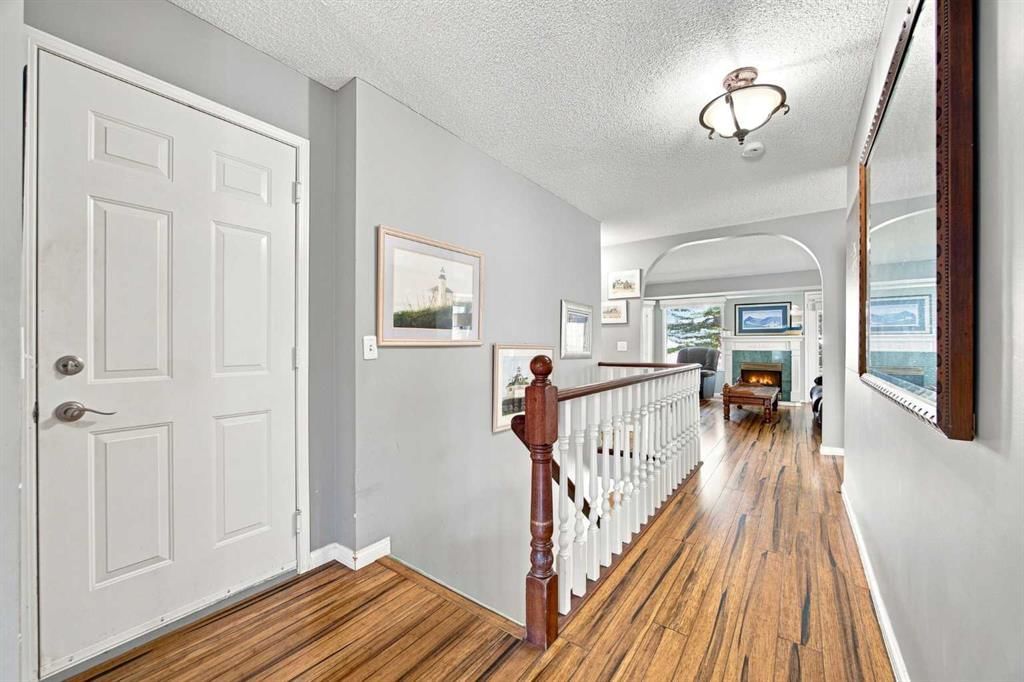 128 Sienna Park Green SW, Calgary — photo 5 of 49