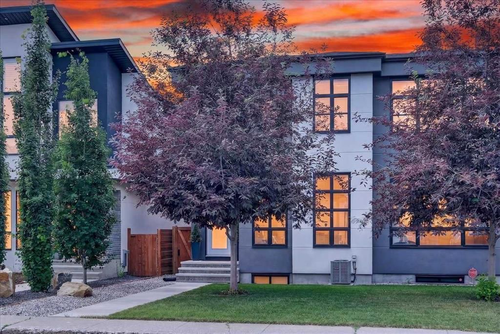 3127 44 Street SW, Calgary — photo 2 of 35