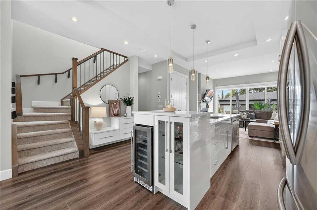 3127 44 Street SW, Calgary — photo 4 of 35