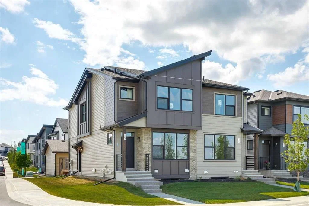 49 Silverton Glen Way SW, Calgary — main listing photo