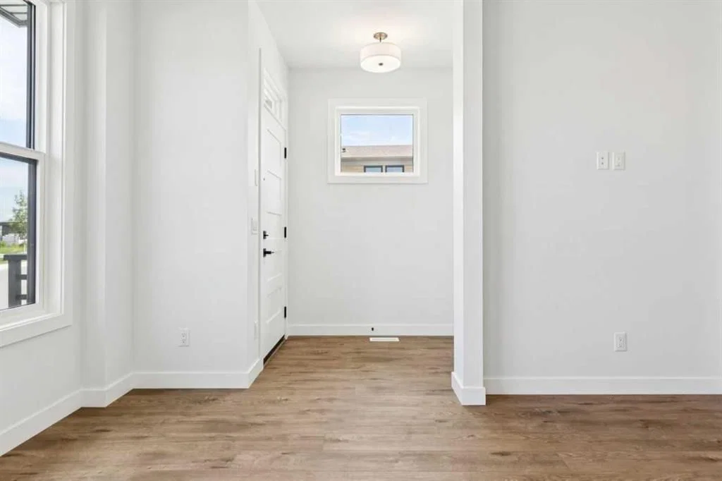 49 Silverton Glen Way SW, Calgary — photo 2 of 36