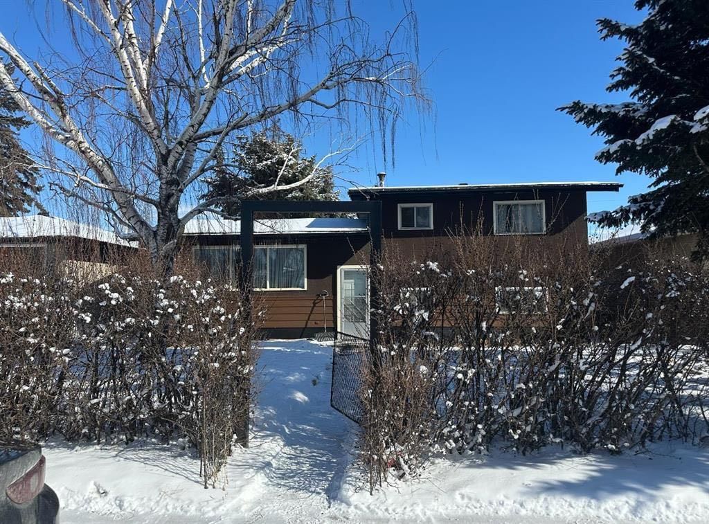 2028 43 Street SE, Calgary — photo 3 of 3