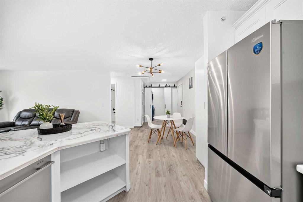 411, 4000 Somervale Court SW, Calgary — photo 3 of 32